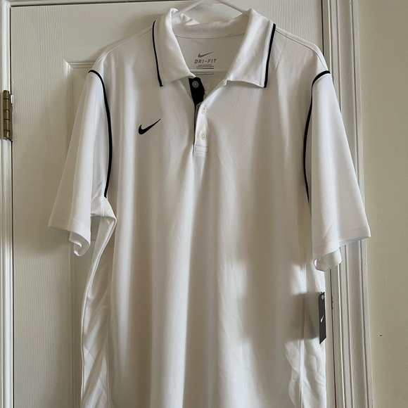 Men’s Nike dress shirt casual dressy mens top. Easily wear w mens dress pants - Picture 1 of 2